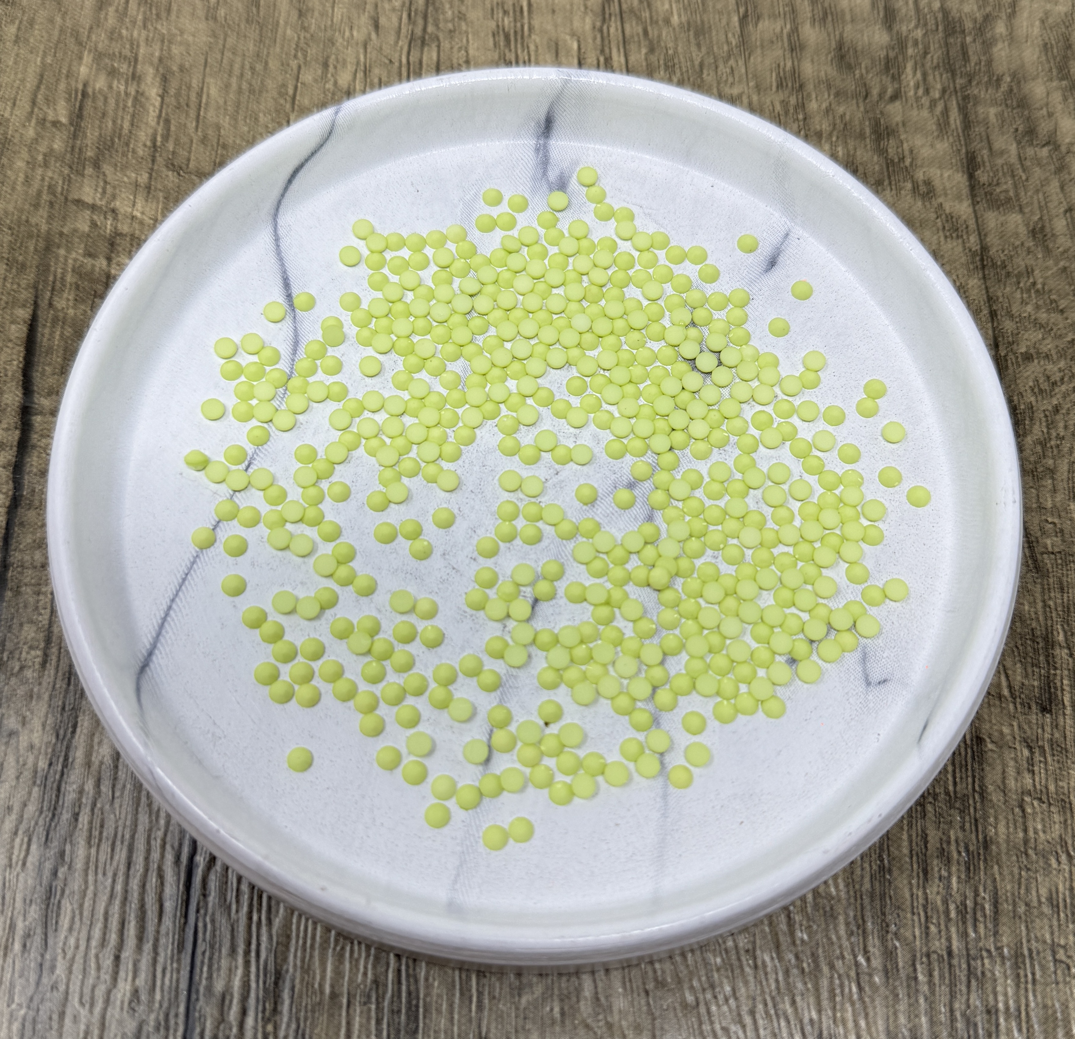 Lt. Peridot 3MM Flatback Resin Jelly Rhinestones