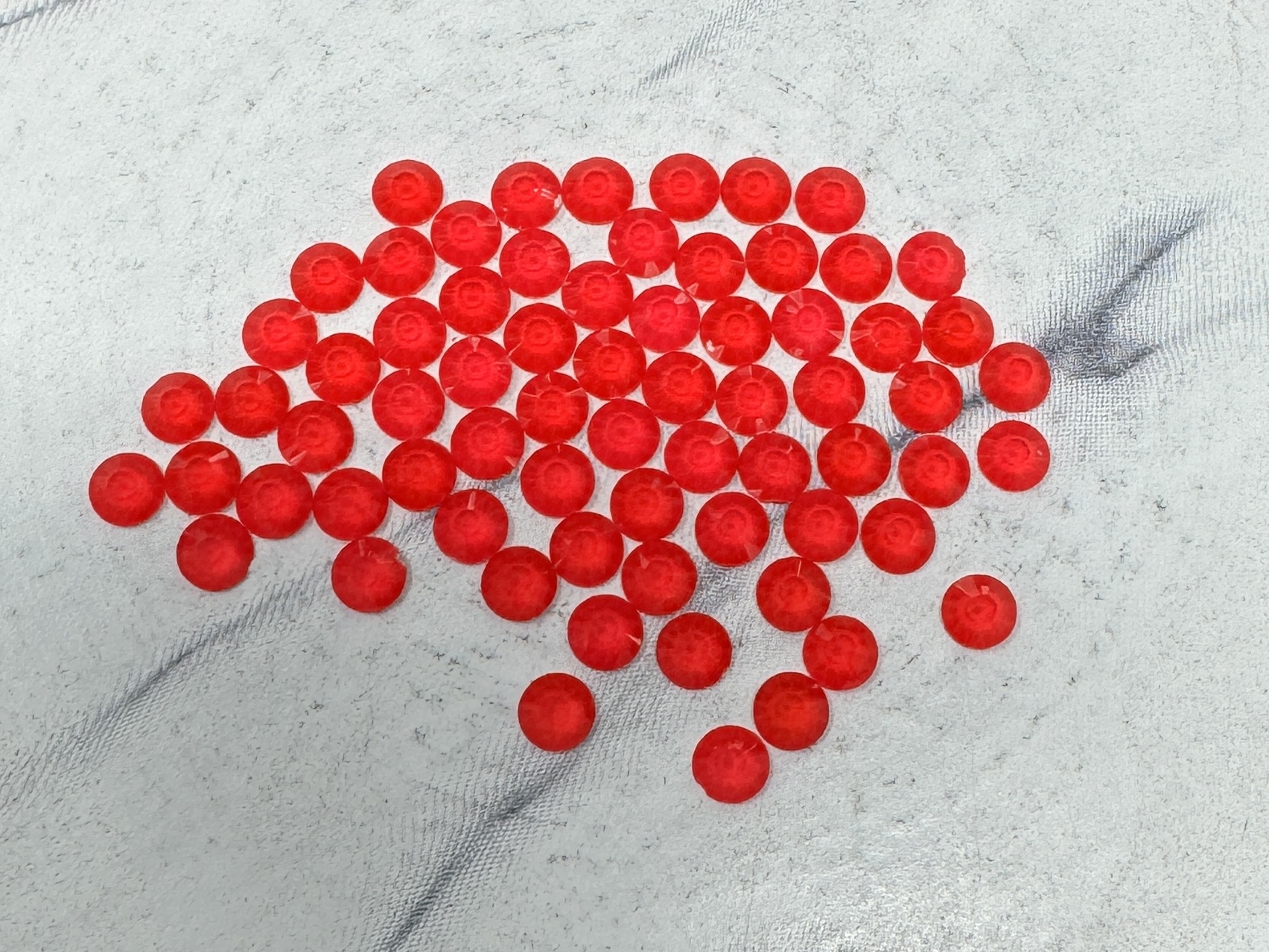 SS20 Flat Back Glass Rhinestones -Neon Red