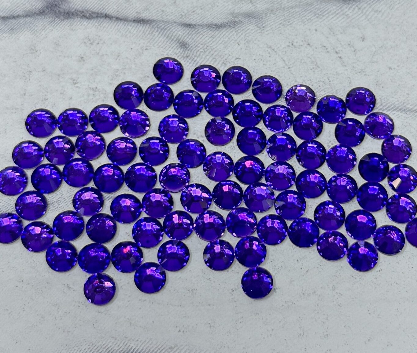 SS20 Flat Back Glass Rhinestones -Blue Purple