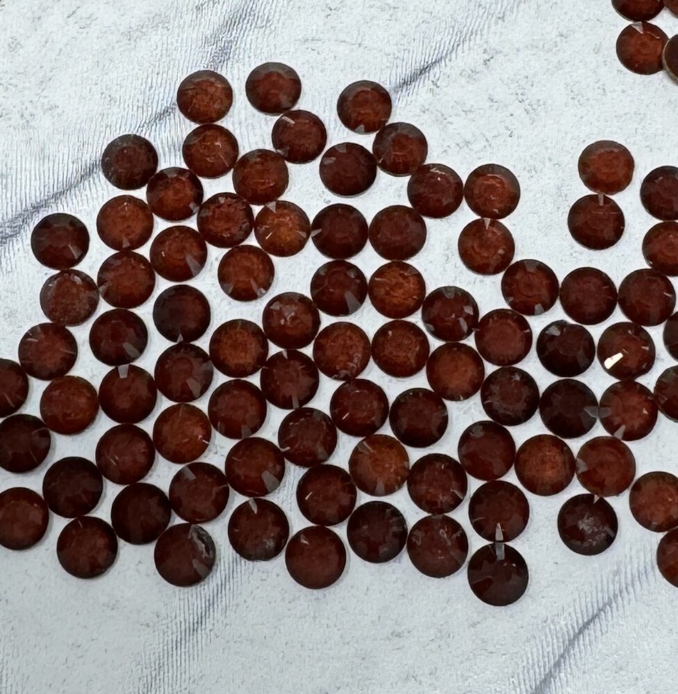 SS20 Flat Back Glass Rhinestones -Glow Bordeaux